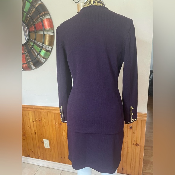 St. John Collection Jacket And Skirt - Picture 4 of 13